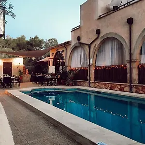 https://villa-lorenzo.balearic-islands.net